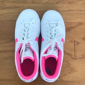 💞💞DISCONTINUED💞💞Nike Classic Cortez 💕🤍💕